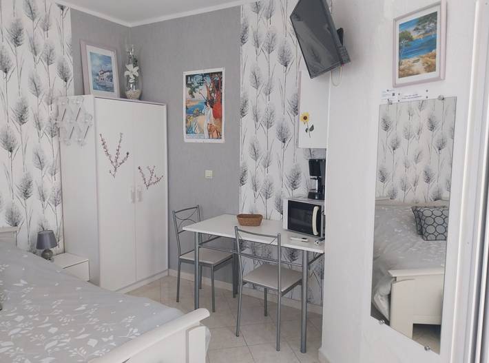 Chambre d’hôte pour 2 personnes, avec piscine et jardin dans les Alpes maritimes - 4