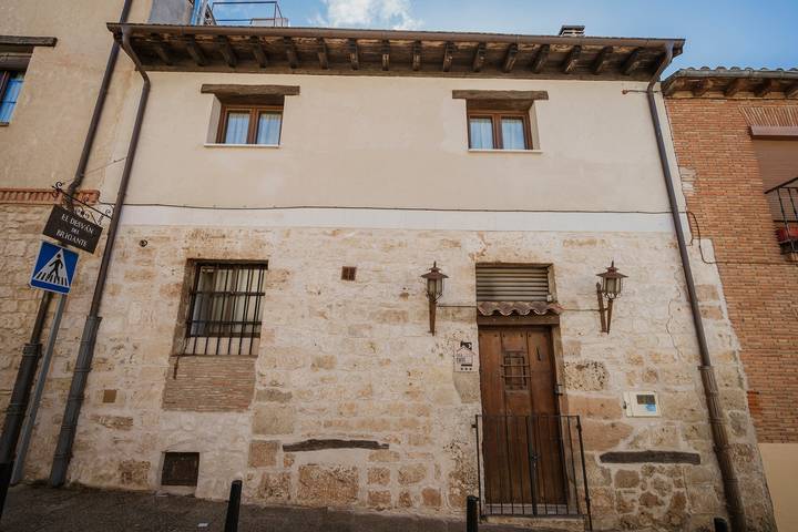 Casa rural para 12 personas, con balcón - 1