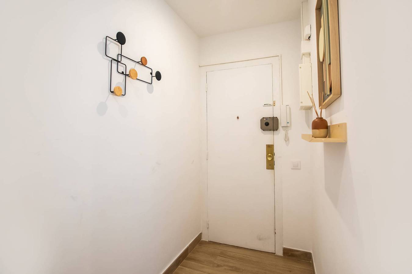 Entire apartment, 61Ind1124- Beautiful apartment near sagrada famili in Barcelona Centre, Barcelona