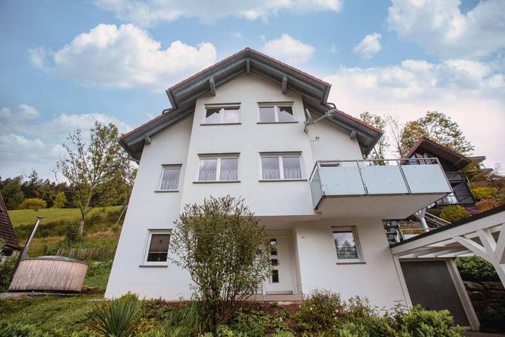 Ferienhaus für 12 Personen, mit Sauna und Whirlpool sowie Garten und Terrasse in Alpirsbach - 2