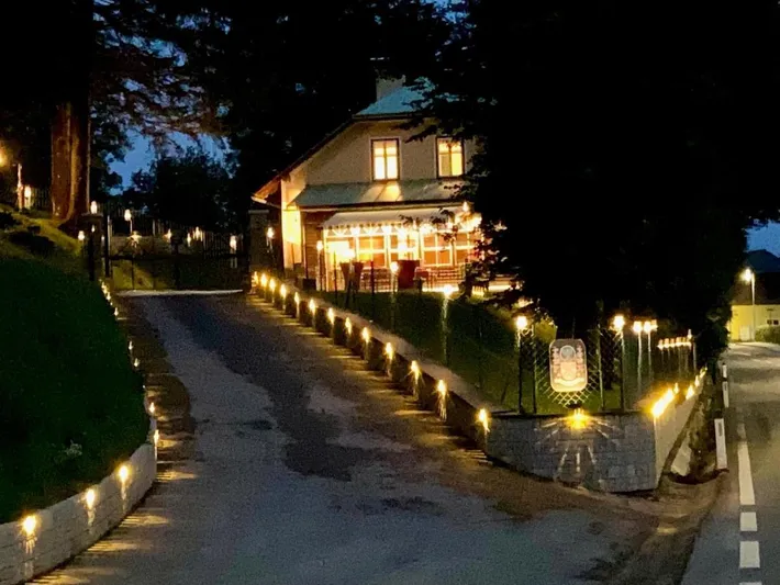 Chalet für 10 Personen, mit Pool und Sauna sowie Whirlpool und Garten, kinderfreundlich - 1