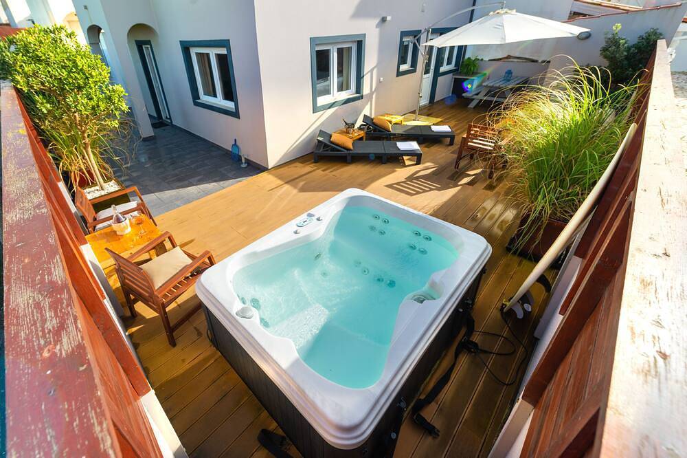 Surf Atlantic - Einzigartiges Privathaus mit Jacuzzi und Garten, in Strandnähe in Baleal, Leiria District