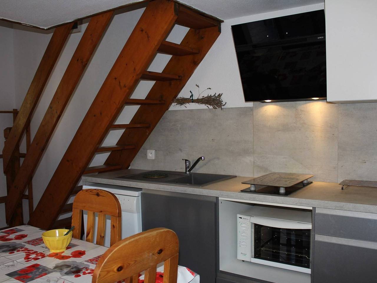 Charmantes Ferienhaus für 6 Personen, nahe Strand, Terrasse, Veranda, Parkplatz in Gruissan (Ville), Gruissan