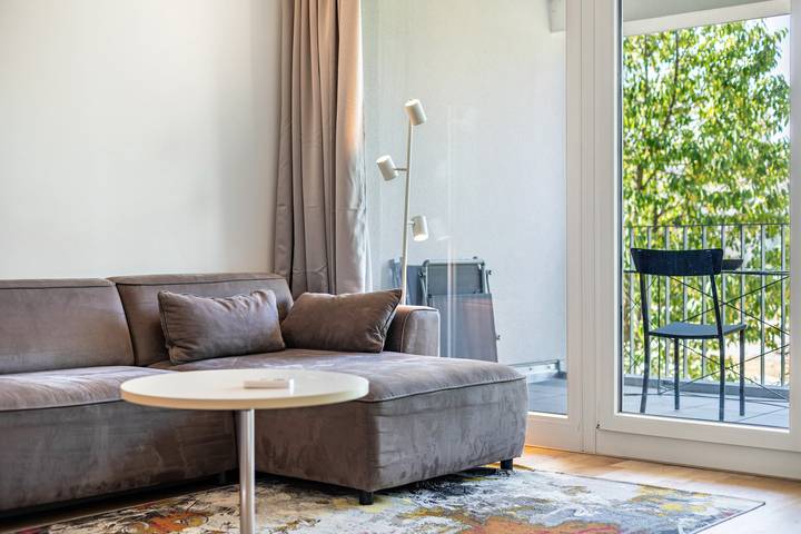 Ganze Wohnung, Modernes, großzügiges Apartment in Wohngegend in Freiburg, Südschwarzwald