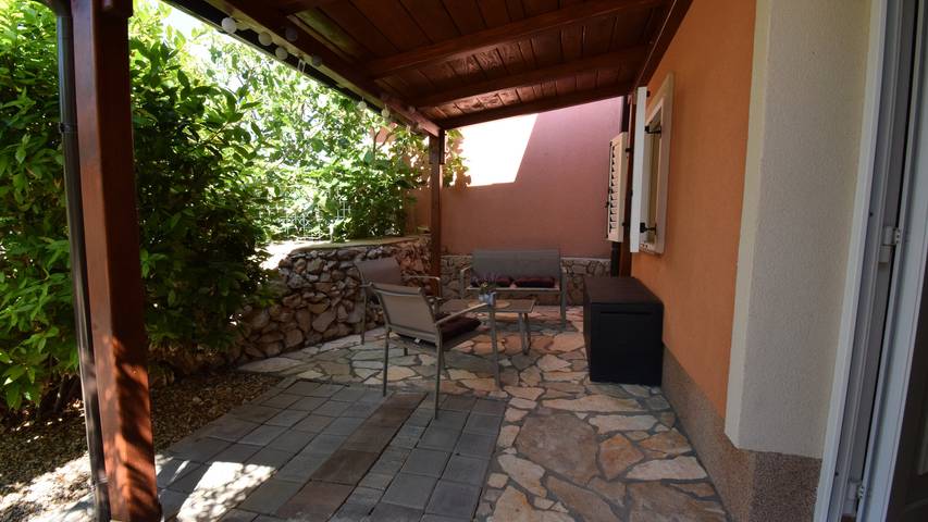 Villa pour 4 personnes, avec terrasse et jardin dans Pag - 4