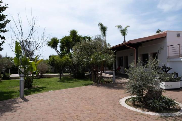 Chambre d’hôte pour 4 personnes, avec vue ainsi que piscine et jardin à Gallipoli - 4