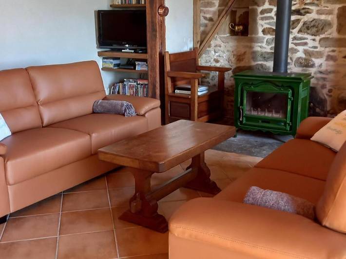 Location de vacances pour 6 personnes, avec jardin à Junhac - 3