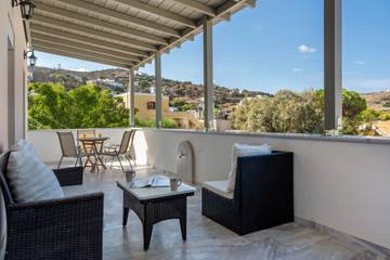 Gîte pour 6 personnes, avec balcon dans Syros