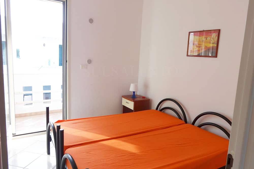 Entire apartment, Apartment 50 meters sand second floor Solaris Two in Torre Mozza (Salento), Gulf of Taranto