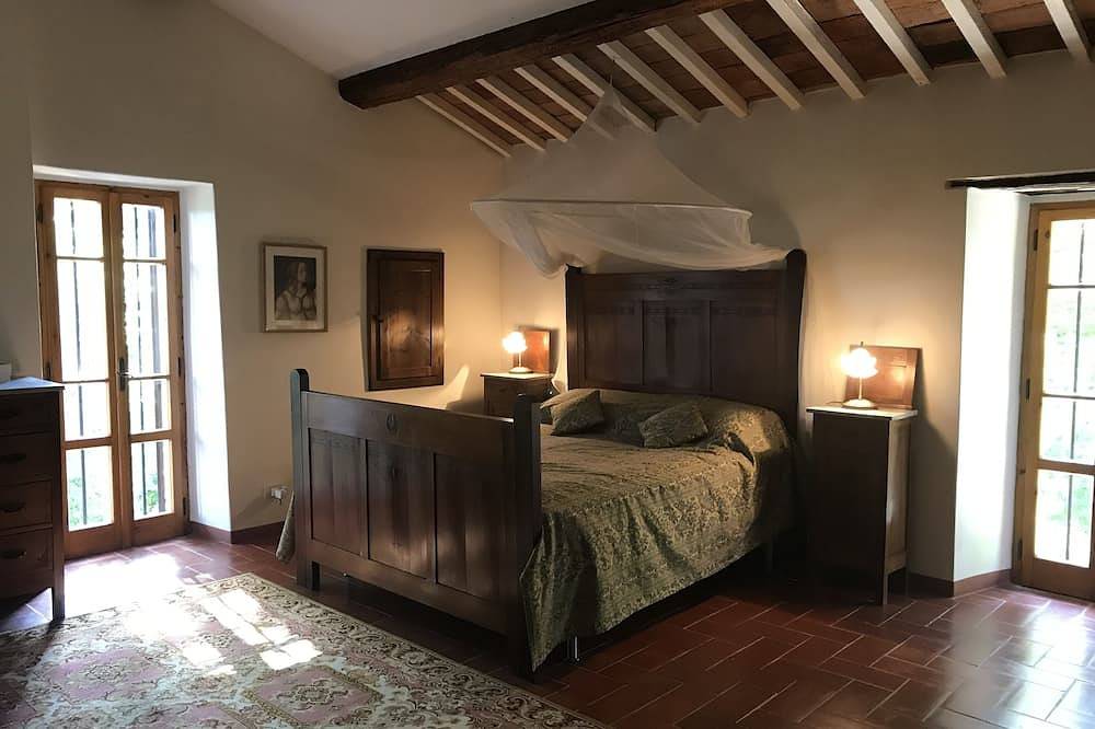 Bella Umbria Agriturismo con piscina privata, giardini e terreni in Umbertide, Valtiberina