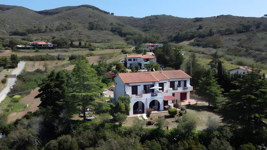 Entire apartment, Apartment 'Bilo Nr 5' with Mountain View and Shared Garden in Lacona, Capoliveri