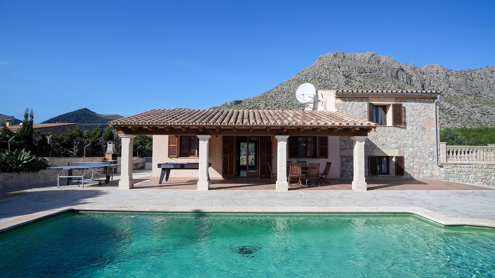 Casa Vacacional 'Margarita' con Vistas a la Montaña, Wi-Fi y Aire Acondicionado in Puerto de Pollensa, Pollença