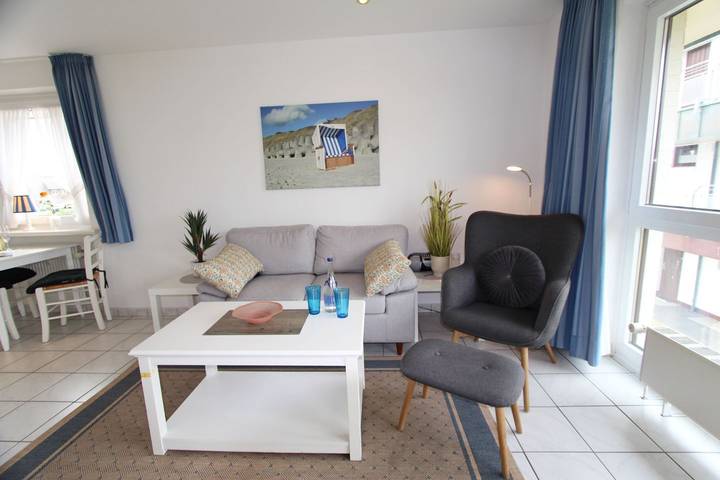Ferienwohnung für 2 Personen, mit Balkon in Wenningstedt - 2