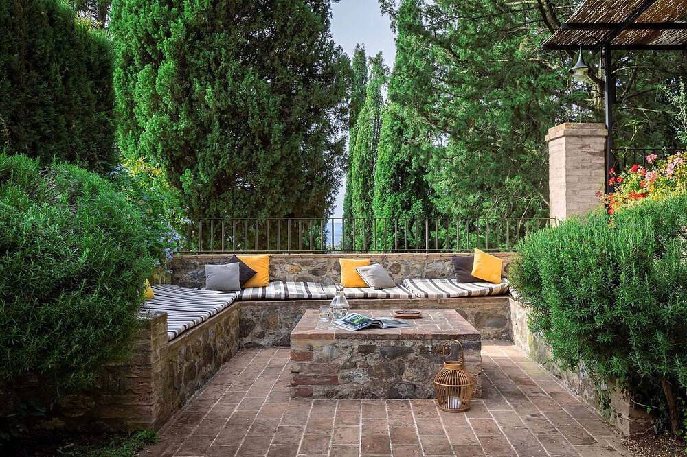 Villa a Montalcino con 11 camere da letto e 22 posti letto in Montalcino, Val d’Orcia