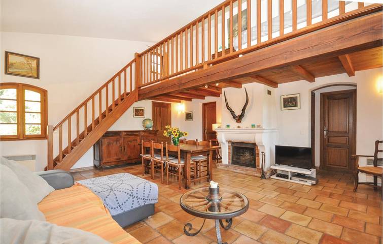 Charmantes 120m² Apartment mit Pool & Parkplatz,
In der Nähe von St. Cézaire & La Siagne in Saint-Cézaire-sur-Siagne, Cannes und Umgebung