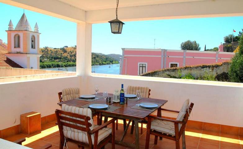 Location de vacances pour 6 personnes, avec Balcon ainsi que Terrasse et Vue à Alcoutim