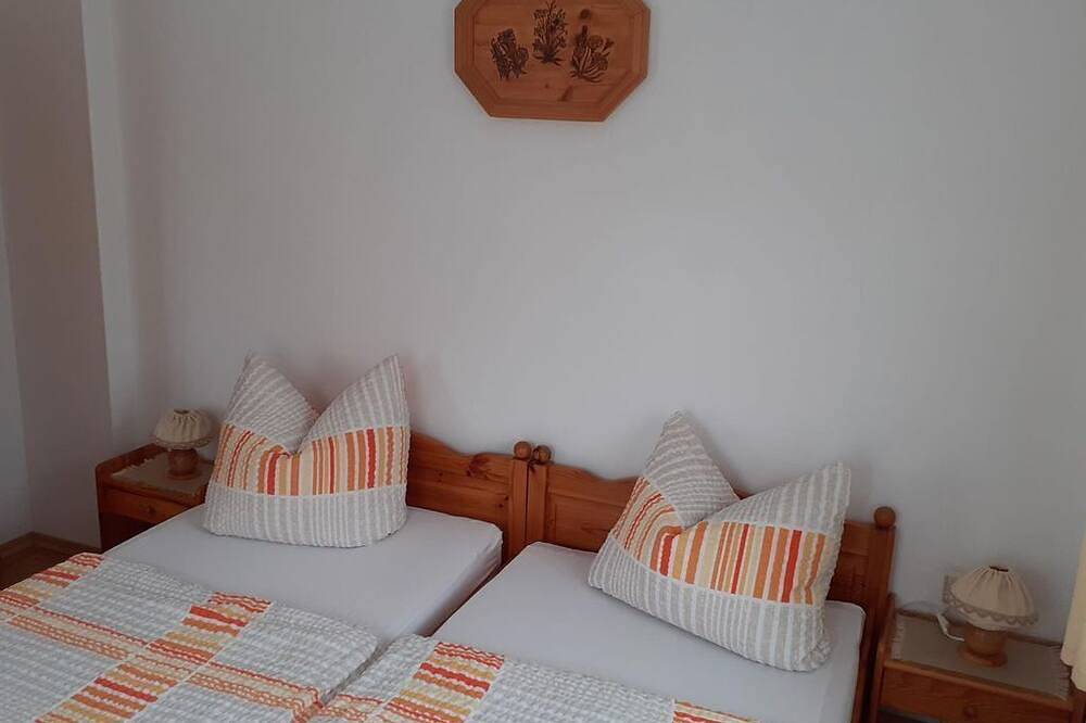 Ganze Wohnung, Ferienhaus Grabs - Ferienwohnung, 2 Schlafräume in Kirnitzschtal, Sebnitz