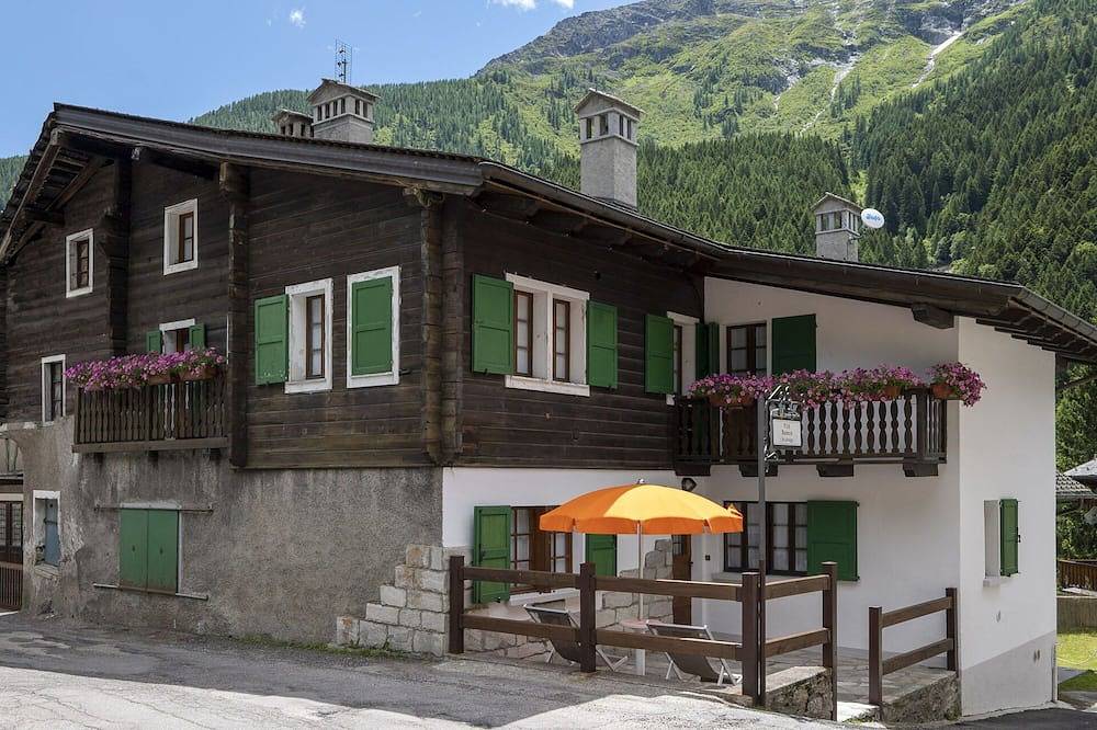 Ganze Wohnung, Herrliche Wohnung für 2 Gäste mit Tv, Balkon, Haustiere erlaubt und Panoramablick in Isella (Macugnaga), Macugnaga