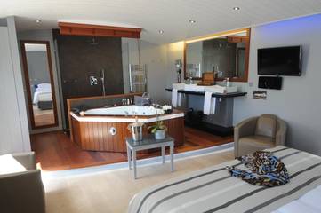 Hôtel pour 3 personnes, avec jardin et piscine ainsi que sauna et jacuzzi dans Plage Du Gros Jonc Le Bois Plage En Re