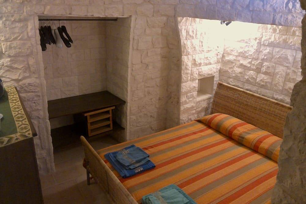 Trullo Panorama - Itria Valley in Locorotondo, Provincia de Taranto