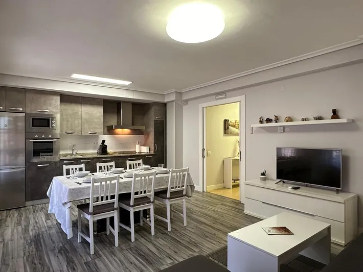 Holiday apartment for 9 people, with balcony and view - 1