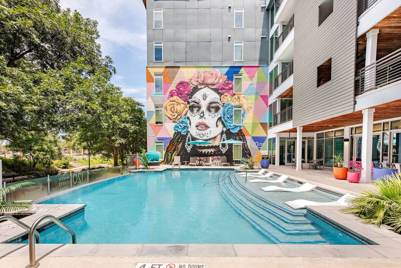 Apartamento vacacional entero, Condominio de lujo con vista al río, vistas a la piscina y estacionamiento gratuito in San Antonio, Condado de Bexar