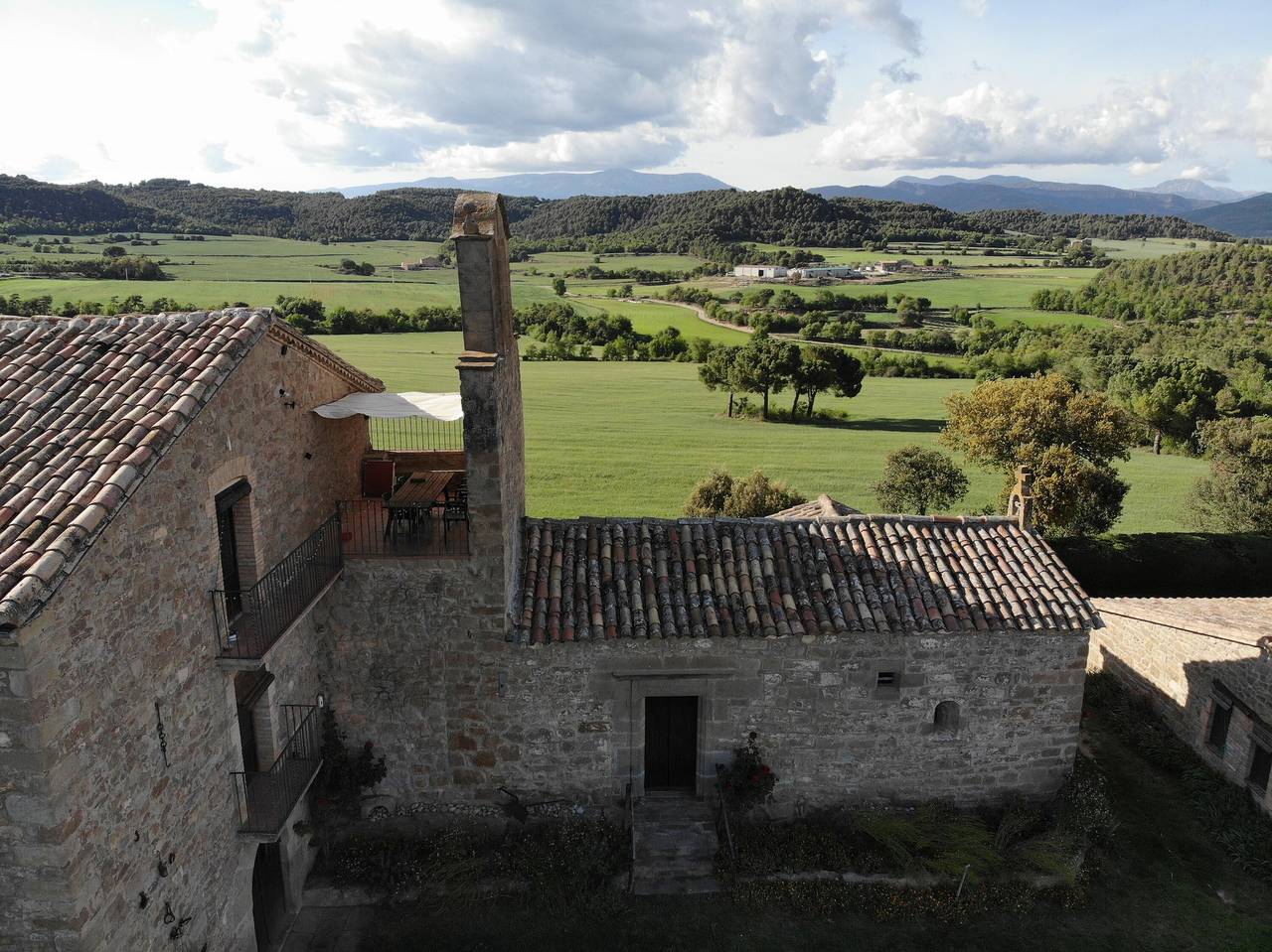 Casa de vacaciones 'El Porxet' con vistas a la montaña, piscina compartida y Wi-Fi in Nave, Provincia de Lleida