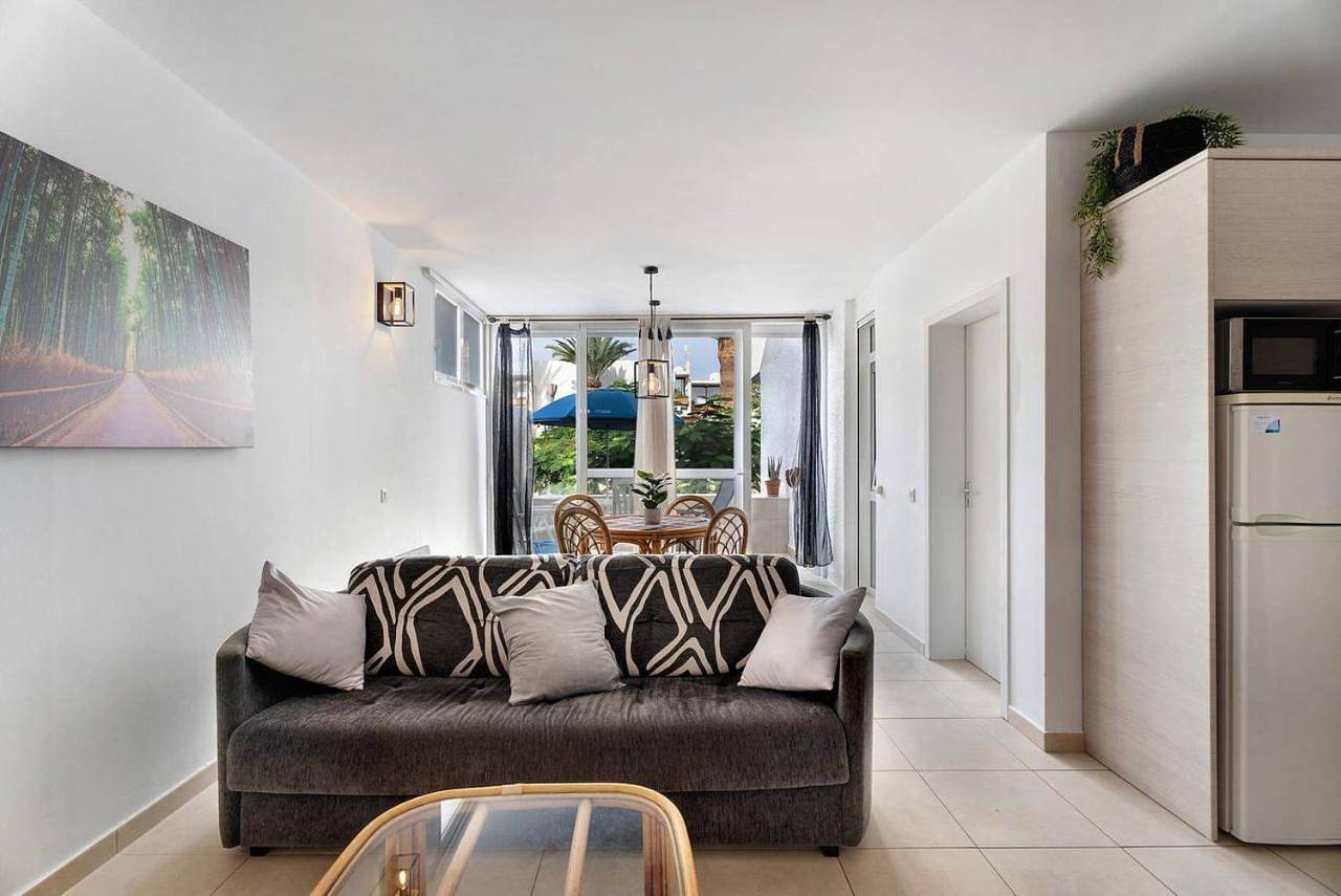 Apartment with Garden View in Costa del Silencio, Arona