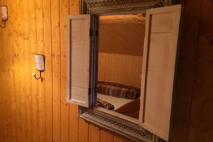 Maison de vacances confortable et romantique - idéale pour les couples ou deux familles in Medel, Surselva