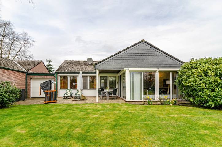 Ferienhaus für 4 Personen, mit Garten in Hage, Norden und Umgebung