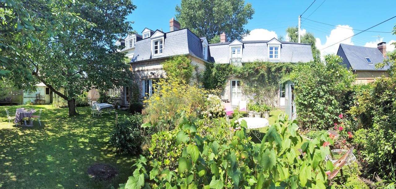Deluxe Double Room with Shower-Figuier in Berville-sur-Mer, Région de Bernay