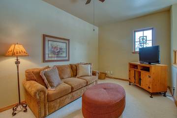 Vacation Apartment for 8 Guests in Northwest Colorado, Beaver Creek, Picture 1