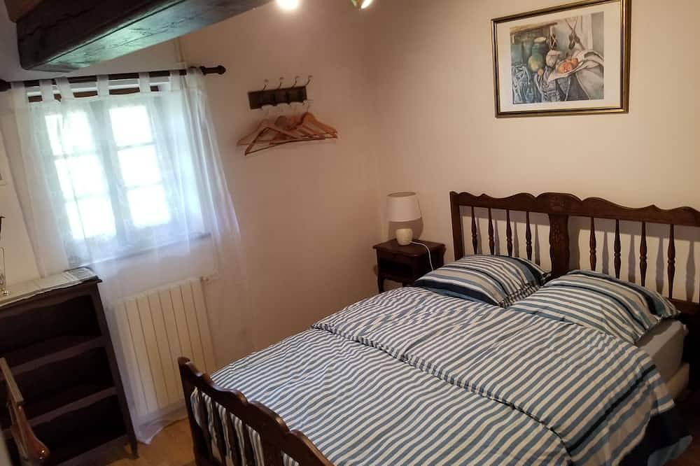 Moni's Cottage, vacation home in the middle of nature in La Chapelle-Naude, Région de Louhans