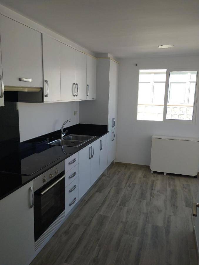 Gîte pour 3 personnes, avec vue et terrasse, animaux acceptés à Oliva - 4