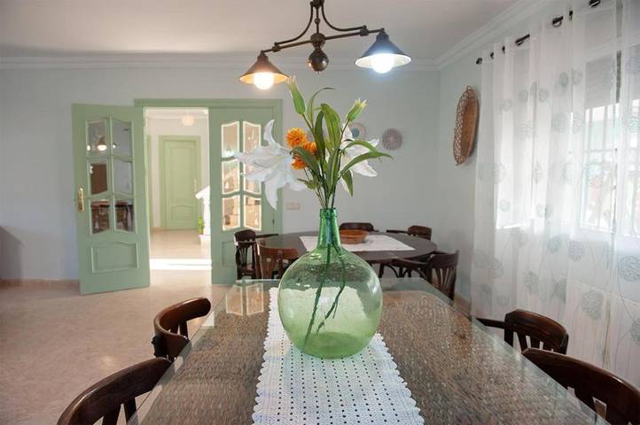 Casa rural para 16 personas, con Balcón y Jacuzzi además de Terraza y Jardín en Uclés - 2