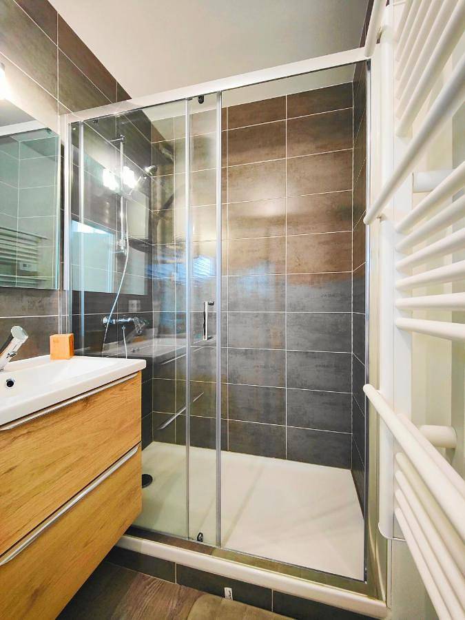 Appartement entier, One-Bedroom Apartment in Riom, Parc naturel régional des Volcans d'Auvergne
