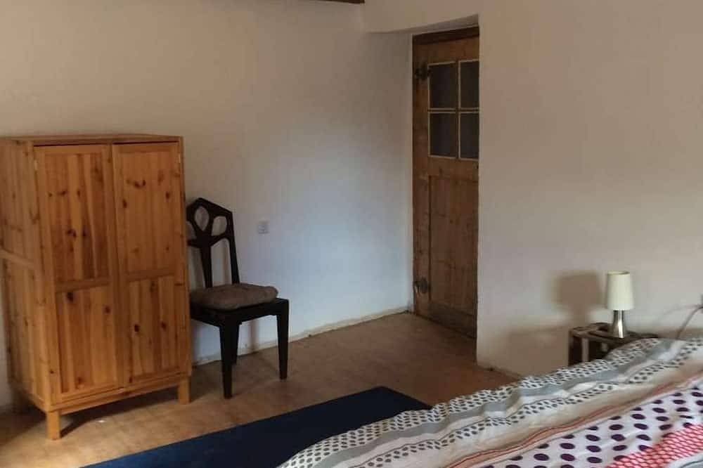 House Dionysius old Eifel house in the countryside for up to 5 people in Lissendorf, Vulkaan-Eifel