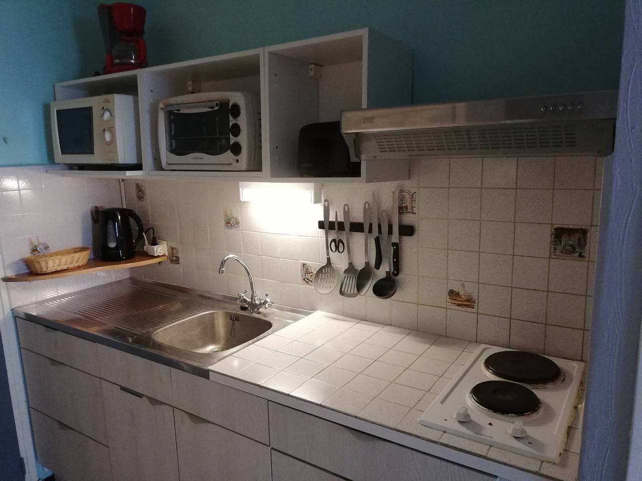 Ganzes Studio, Studio für 2 Pers, ausgestattet, Loggia, Blick auf den Park, Zentrum. in Balaruc-les-Bains, Côte d'Améthyste