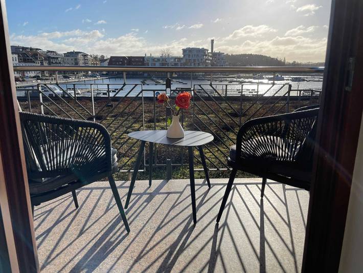 Ferienwohnung für 2 Personen, mit Balkon und Ausblick sowie Seeblick in Waren (Müritz)