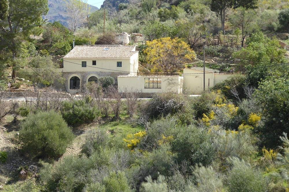 Romantisch restauriertes Mühlenhaus mit Pool in privaten Gärten. Gratis Wifi. in Turre, Costa de Almería