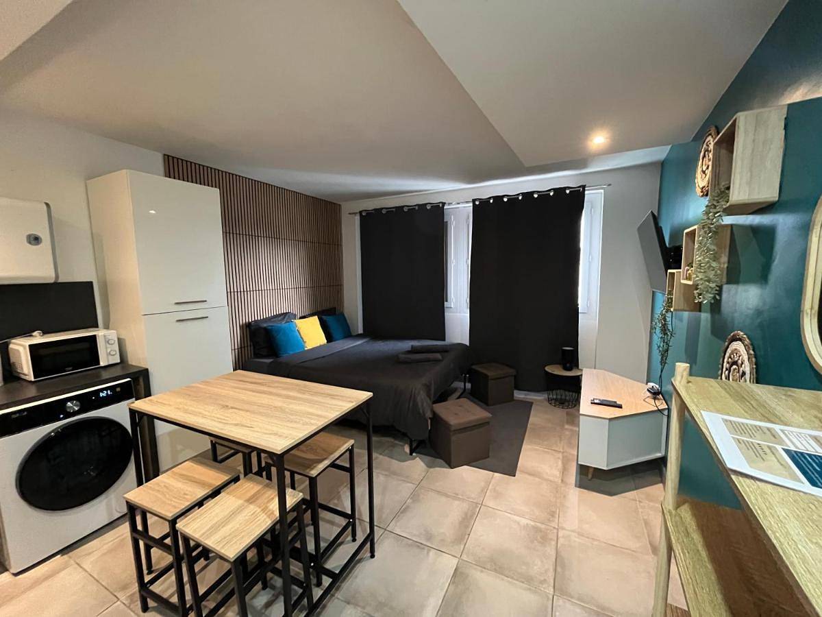 Appartement entier, Studio climatisé avec balcon in Villeneuve-sur-Lot, Quercy