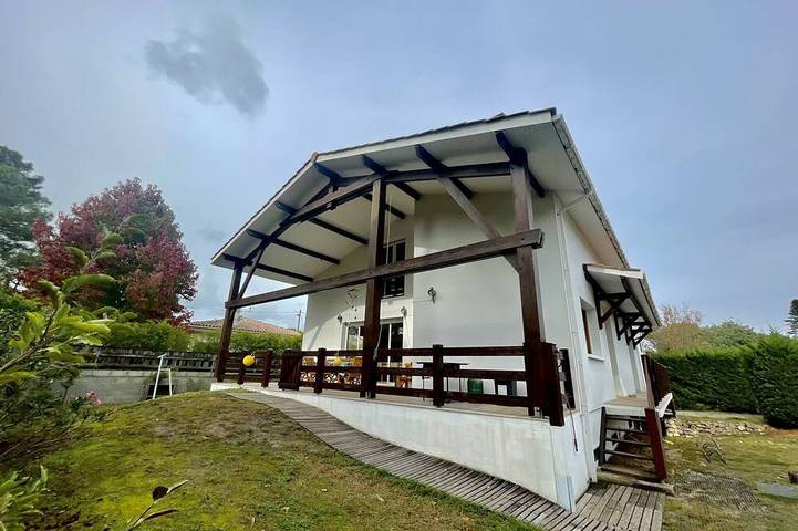 Villa pour 8 personnes, avec terrasse et jardin