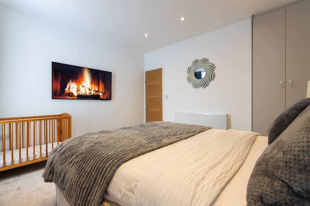 Perfect Booking | 2 Bed Home In Central Stockport in Stockport, Greater Manchester