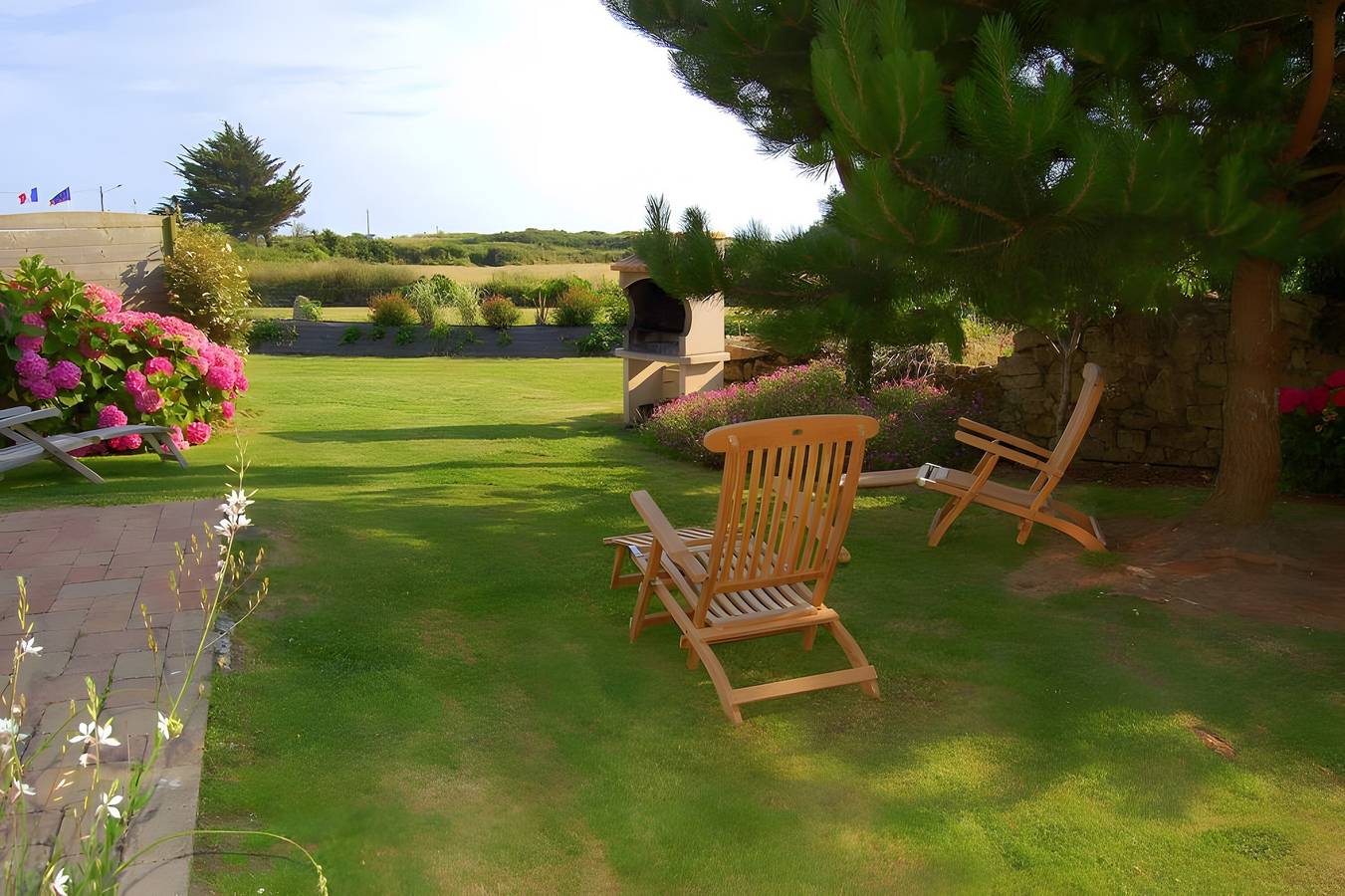 The Grand Cottage, 400 m from the Beach, Sleeps 11 in Kerhillio, Erdeven