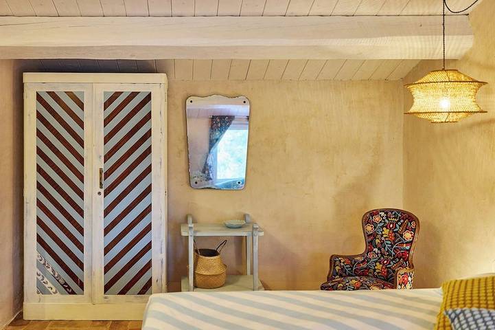 Appartamento intero, Un mulino in pietra tra bosco ripariale e laghetto in Mombaroccio, Valle del Metauro