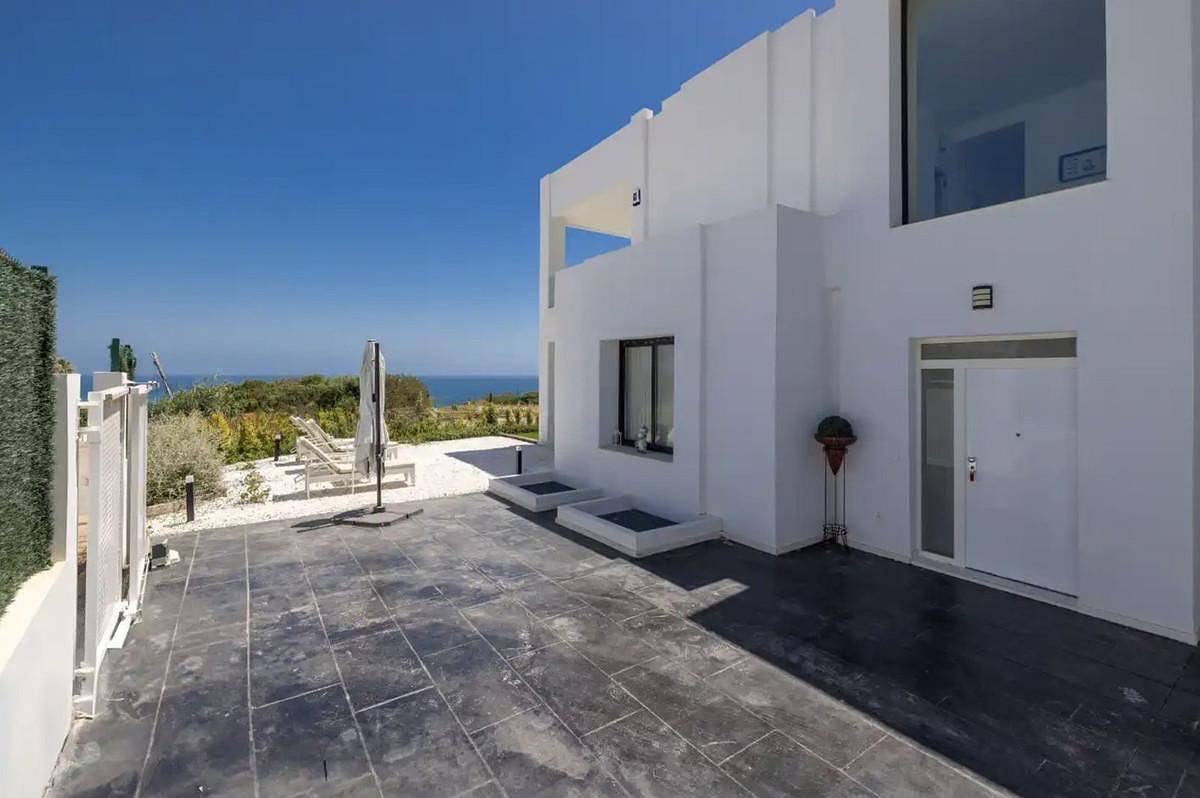 Villa - Sleeps 8 - Pool Access in San Roque, Province de Cadix
