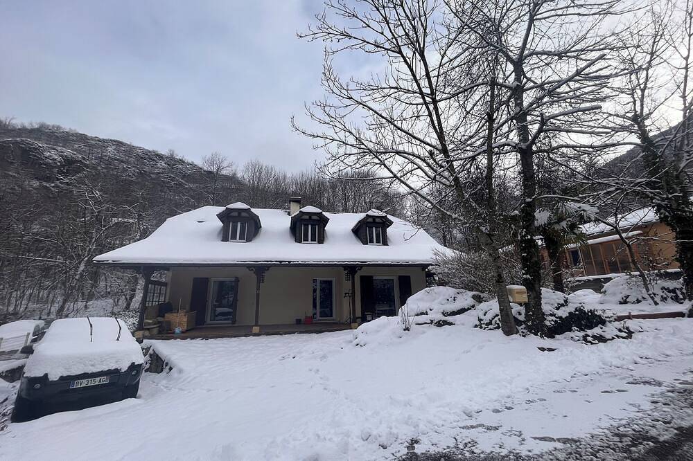 Spacious, comfortable and cosy house, lifts 10mm away on foot.  in Ax-les-Thermes, Pirineos franceses