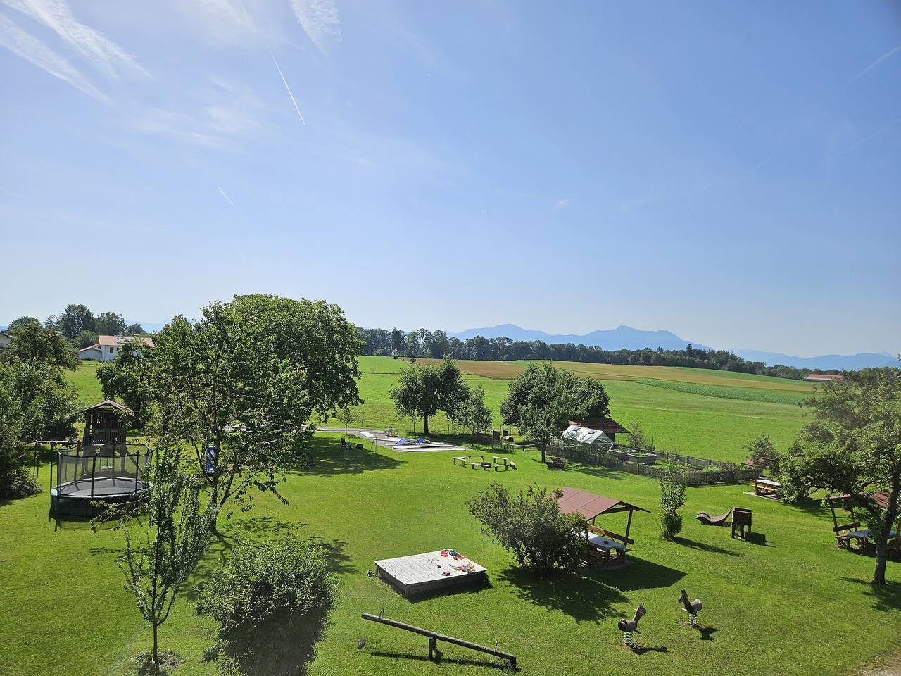 Ganze Ferienwohnung, Ferienwohnungen Loisenhof -  Ferienwohnung Steinplatte, 3-Sterne mit 45 qm, Zuhaus, Balkon in Gstadt am Chiemsee, Chiemsee
