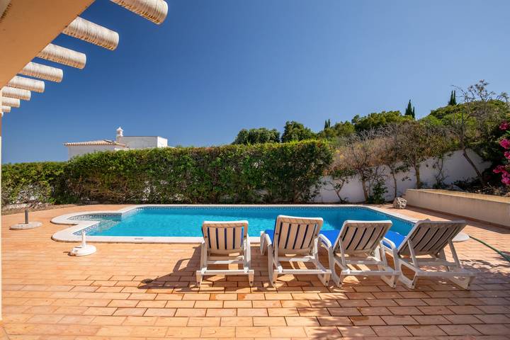 Villa Maren, ruhiges Villenviertel, privater Pool in Odiáxere, Faro Distrikt