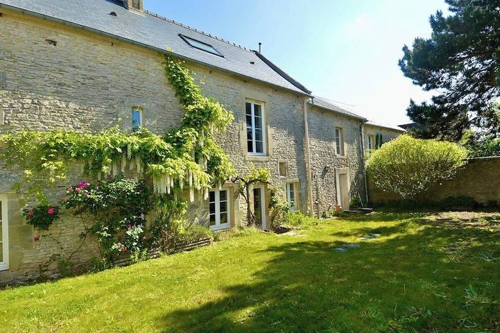 Location de vacances pour 8 personnes, avec jardin à Meuvaines